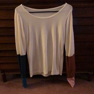 Color block thumb hole sleeve shirt